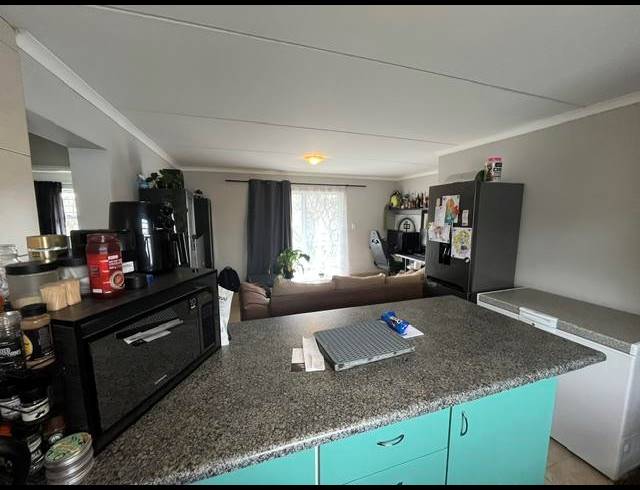 2 BEDROOM PROPERTY TO RENT IN VREDEKLOOF EAST